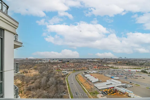 Additional image 31 of 840 Queens Plate Dr Unit 1609