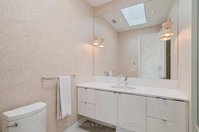 Additional image 29 of 64 Bannockburn Ave