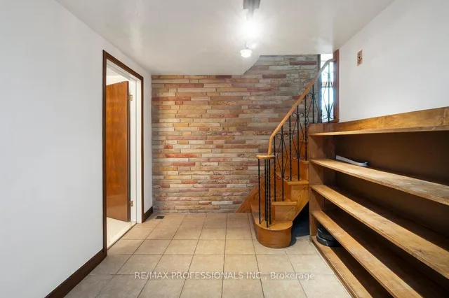 Additional image 26 of 33 Heathrow Dr