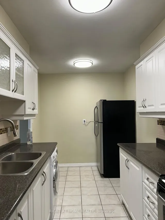 Additional image 7 of 1 Massey Sq Unit 2203