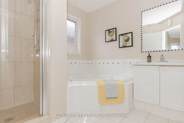 Additional image 33 of 382 Harrowsmith Dr