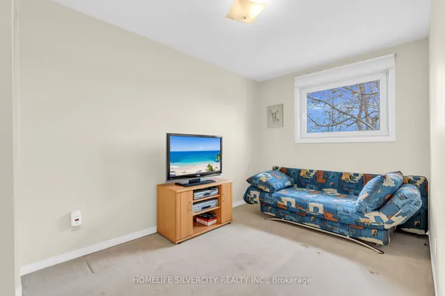 Additional image 22 of 140 Folkstone Cres