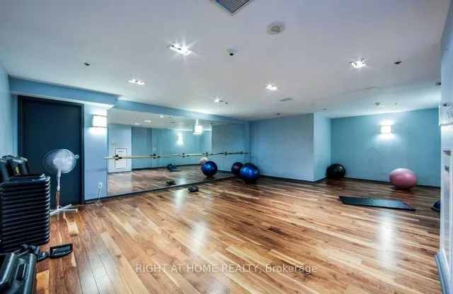 Additional image 29 of 219 Fort York Blvd Unit 2205