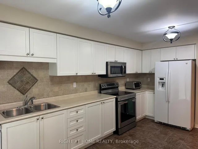 Additional image 14 of 1595 Cartwright Cres