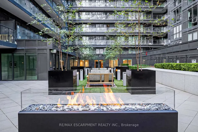 Additional image 37 of 955 BAY St Unit 1809