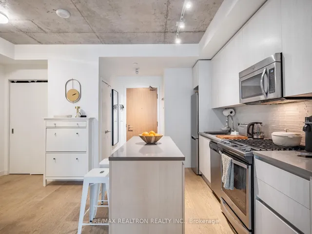 Additional image 5 of 111 Bathurst St Unit 1217