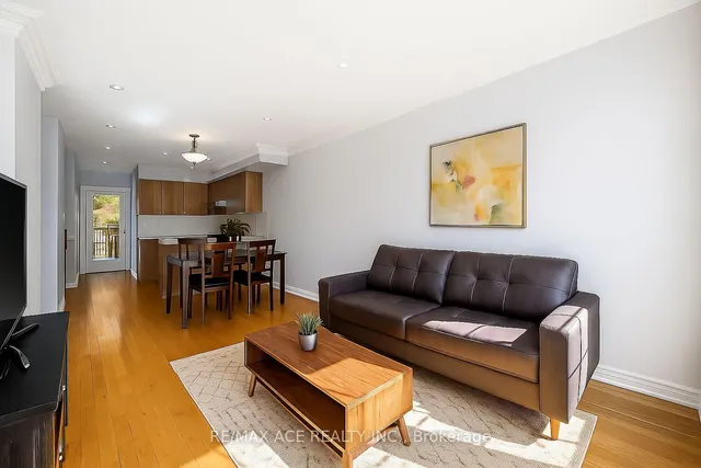 Additional image 3 of 5 Rodeo Crt