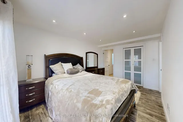 Additional image 18 of 3489 New St