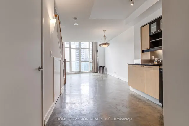 Additional image 4 of 36 Blue Jays Way Unit 917