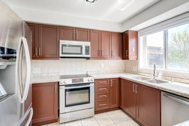 Additional image 17 of 2569 Gill Cres