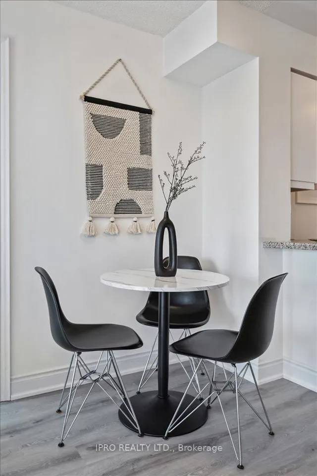 Additional image 14 of 15 Greenview Ave Unit 1514