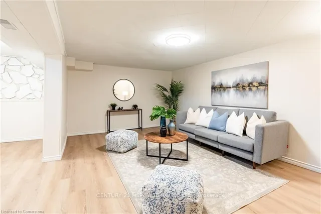 Additional image 25 of 48 Pepperwood Cres