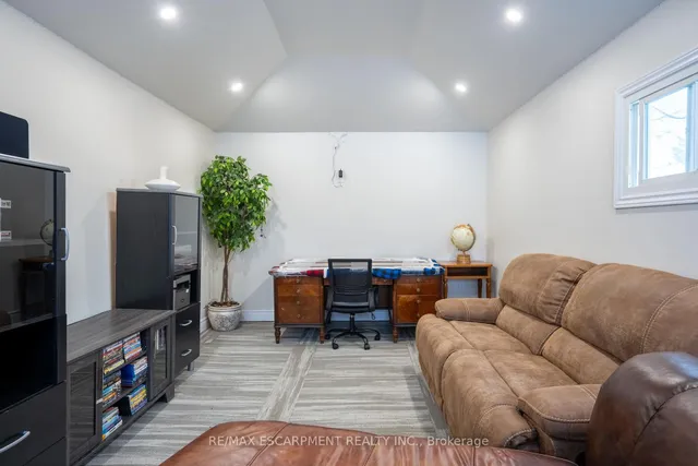 Additional image 40 of 19 East 44th St