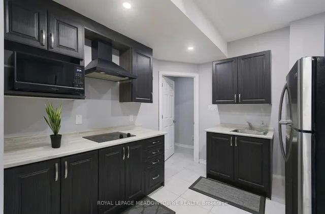 Additional image 43 of 42 Ferdinand Dr