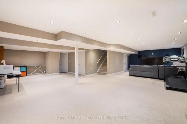 Additional image 35 of 925 Dice Way