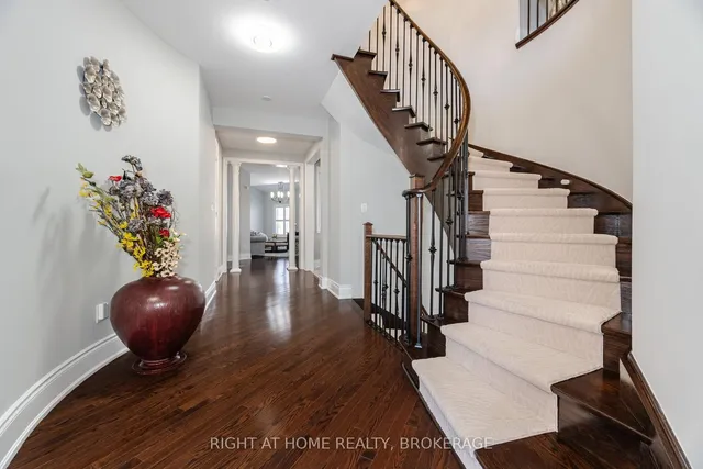 Additional image 19 of 105 Royal West Dr