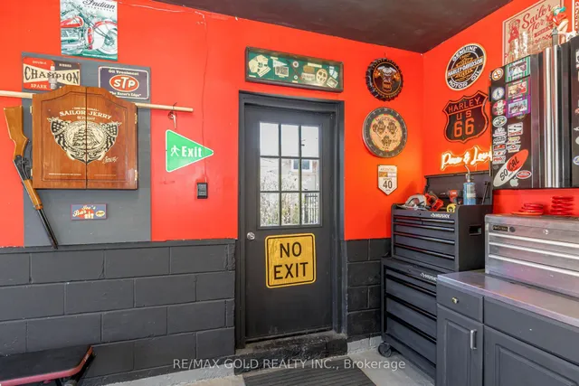 Additional image 44 of 37 Brookdale Cres