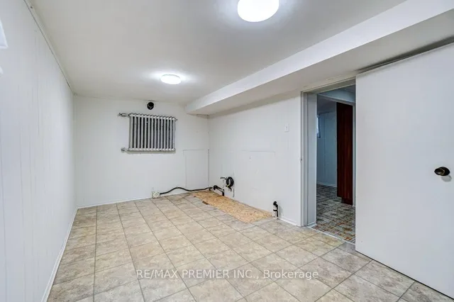 Additional image 26 of 73 Lanark Ave