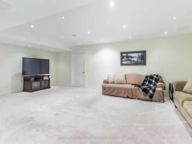 Additional image 26 of 54 Locust Dr Unit 34