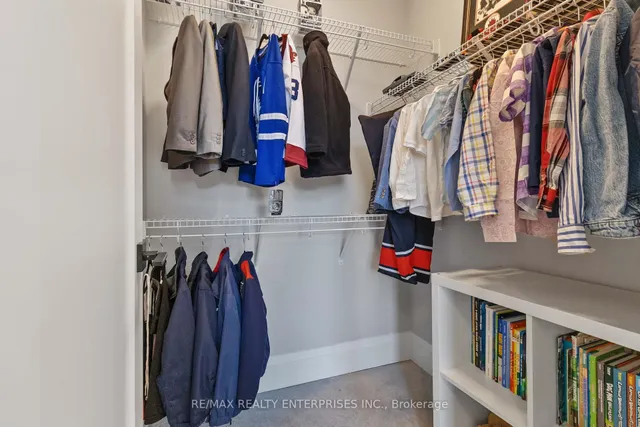 Additional image 38 of 1437 Lakeport Cres