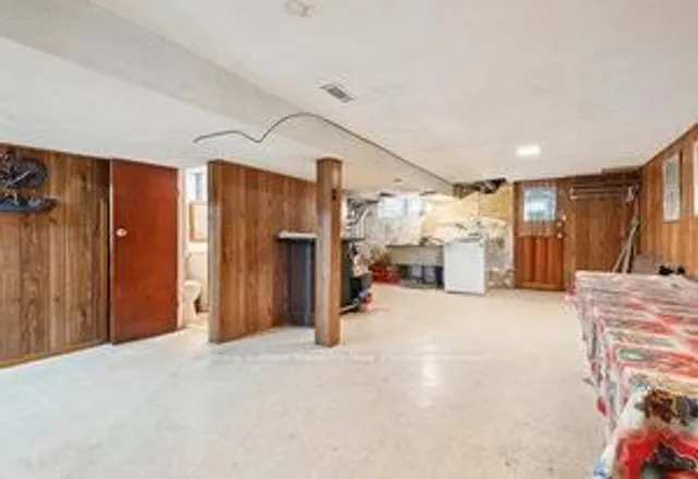 Additional image 40 of 38 Fernbank Ave