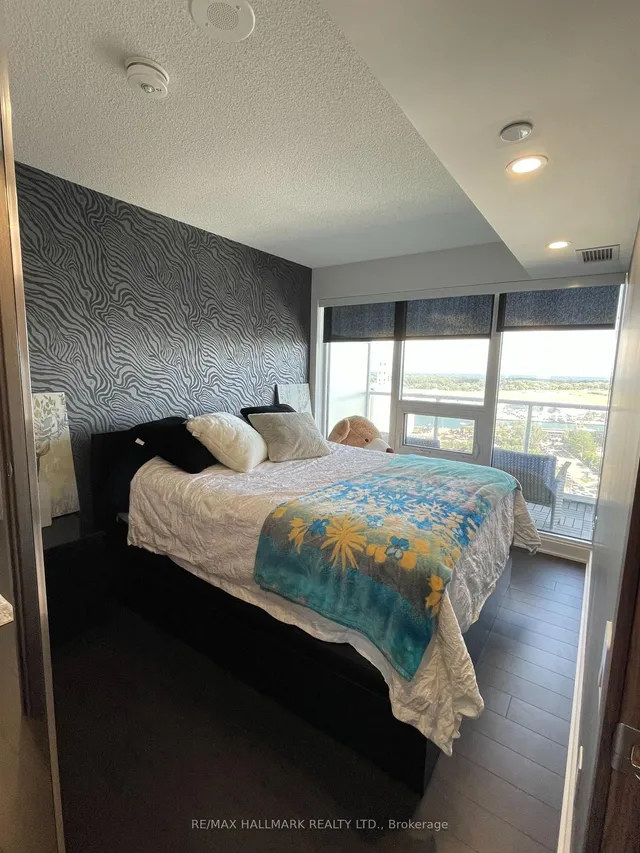 Additional image 9 of 17 Bathurst St Unit 2201