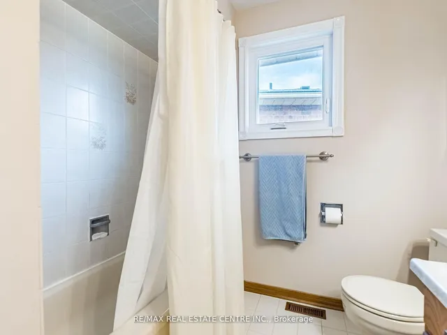 Additional image 31 of 34 Inverary Dr