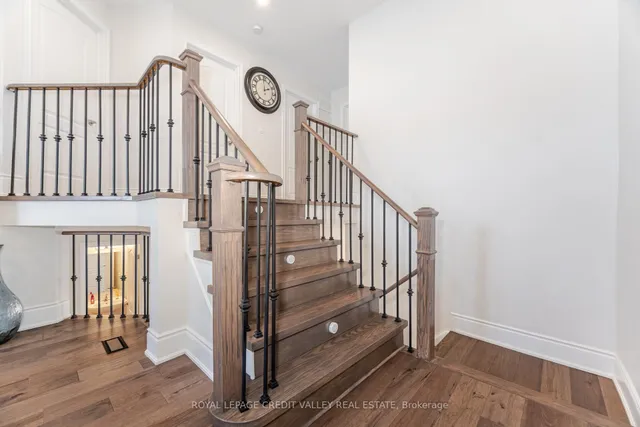 Additional image 23 of 2 Bramoak Cres