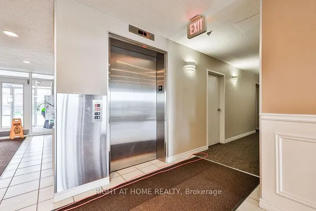 Additional image 7 of 4450 Fairview St Unit 402