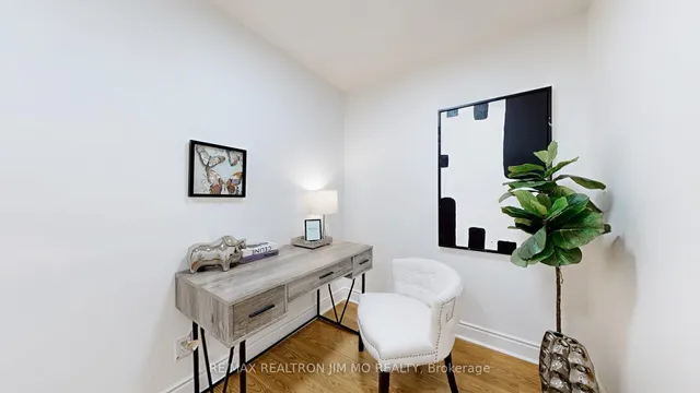 Additional image 24 of 25 Greenview Ave Unit 1915