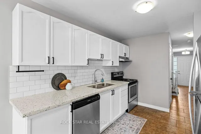 Additional image 15 of 28 Vennio Lane