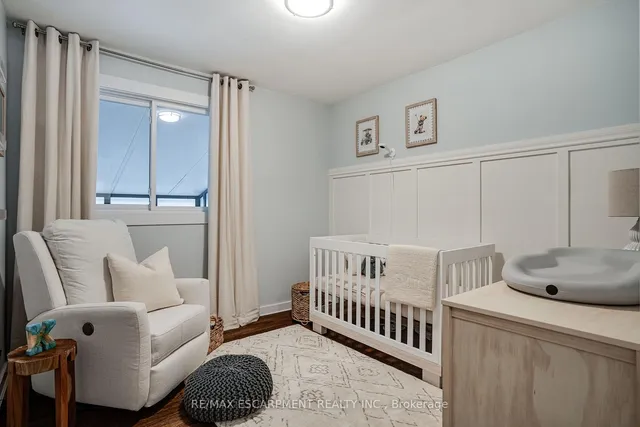 Additional image 30 of 157 LAURIER Ave