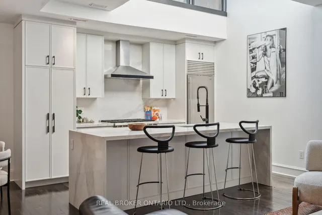 Additional image 15 of 300 Avenue Rd Unit 4