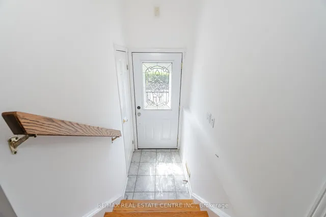 Additional image 5 of 122 Moregate Cres