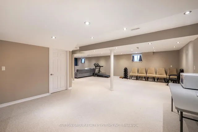 Additional image 36 of 925 Dice Way