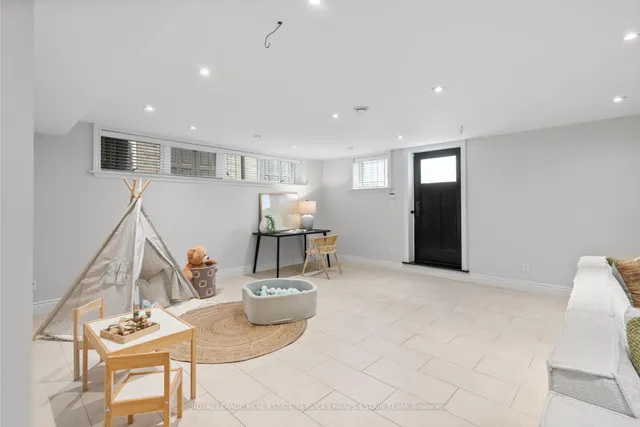 Additional image 34 of 32 Parkhurst Blvd