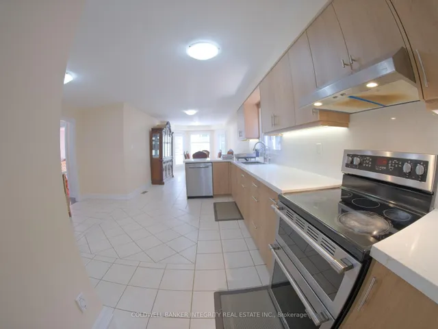 Additional image 39 of 2814 Guilford Cres