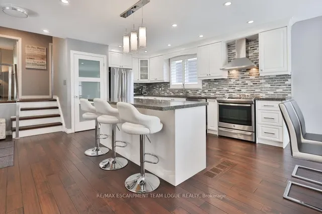 Additional image 16 of 685 CASTLEGUARD Cres