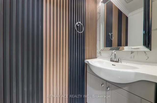 Additional image 21 of 27 Mountain Lion Tr