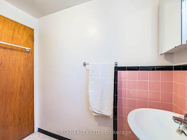 Additional image 43 of 43 Heman St