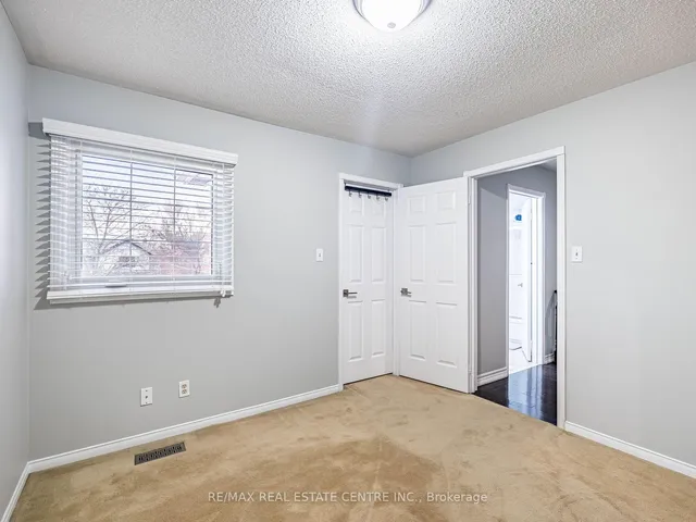Additional image 32 of 4 Lord Simcoe Dr