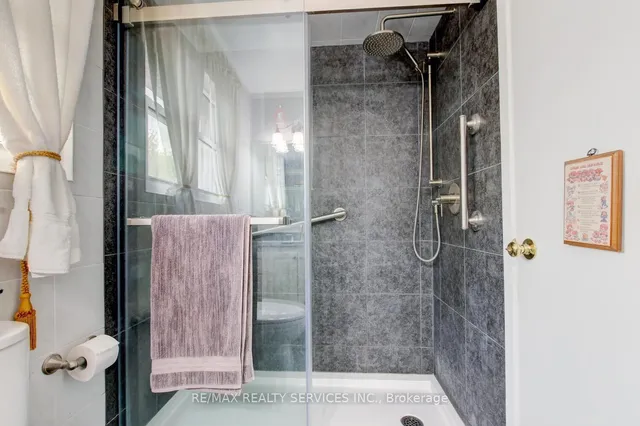 Additional image 28 of 32 Helios Pl