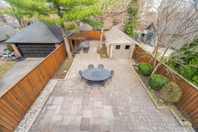 Additional image 35 of 33 Willingdon Blvd