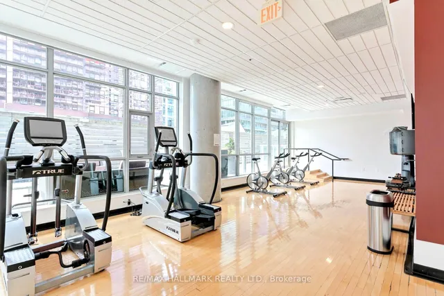 Additional image 33 of 375 King St Unit 1406