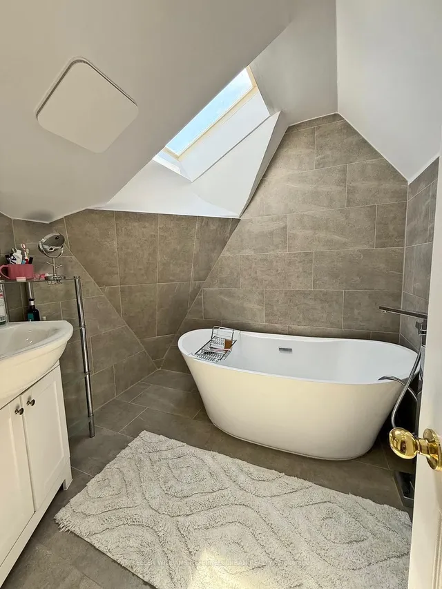 Additional image 18 of 6 Elmhurst Dr