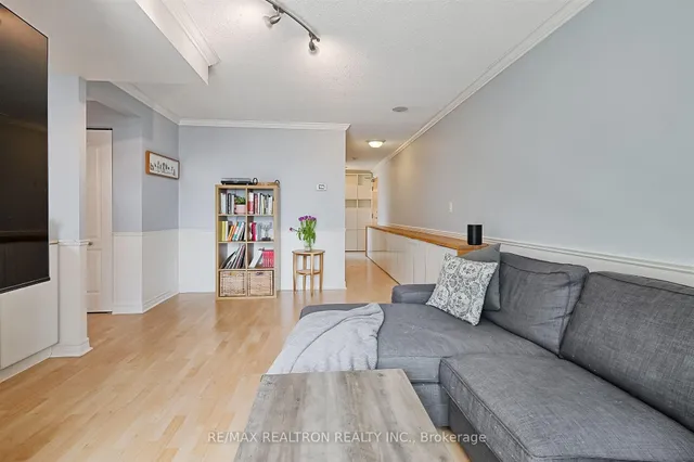 Additional image 9 of 212 Eglinton Ave Unit 803