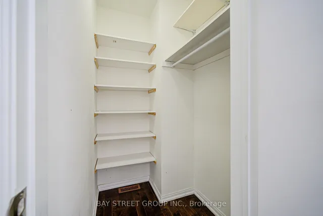 Additional image 23 of 102 Mossbrook Cres