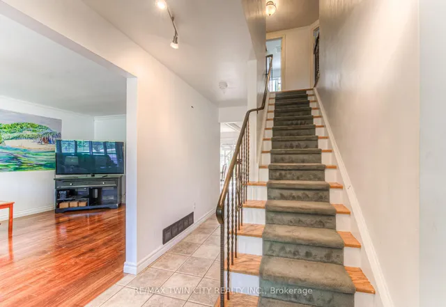 Additional image 4 of 92 Pinehurst Cres