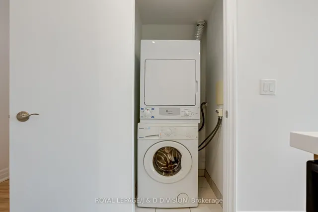 Additional image 15 of 8 Scollard St Unit PH108