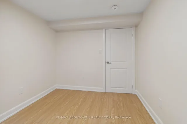 Additional image 39 of 16 Jasmine Sq